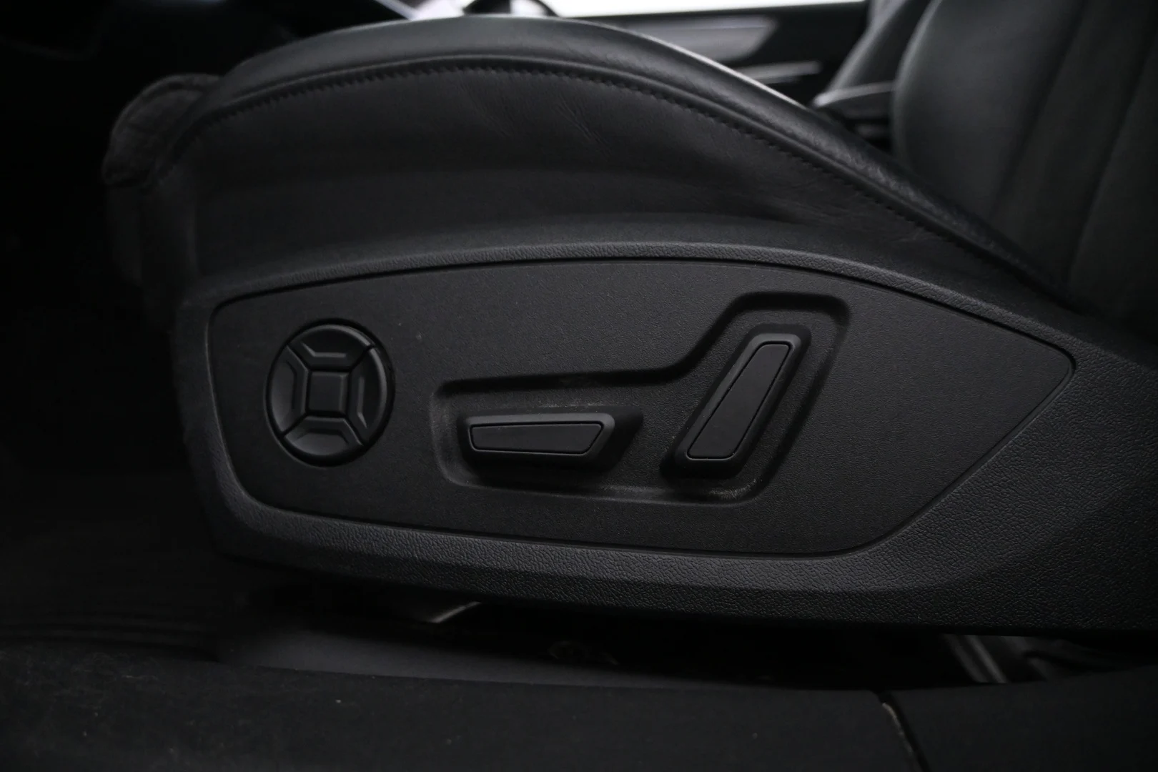 Car Image - 6IKm2cX4jybm5u0HHEFy8t