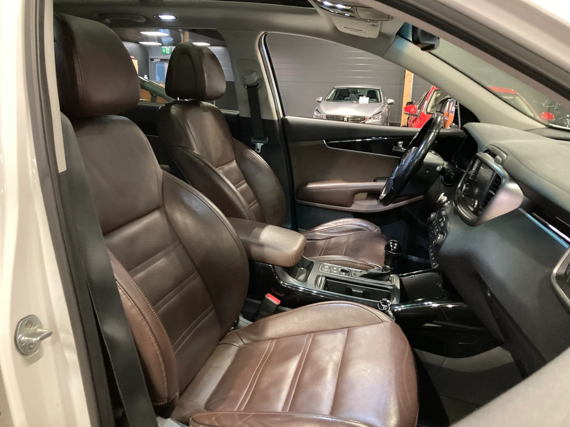 Car Image - 2i1DQIz4moU9eM4nM2pIwN