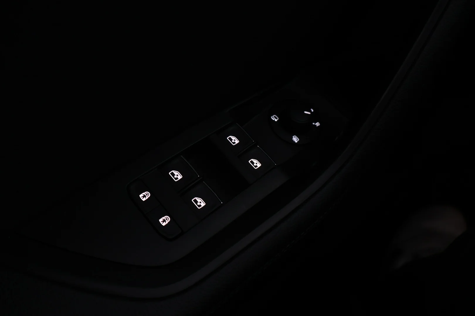 Car Image - 1JFwhLFU8J4lS9lQuDmFN9