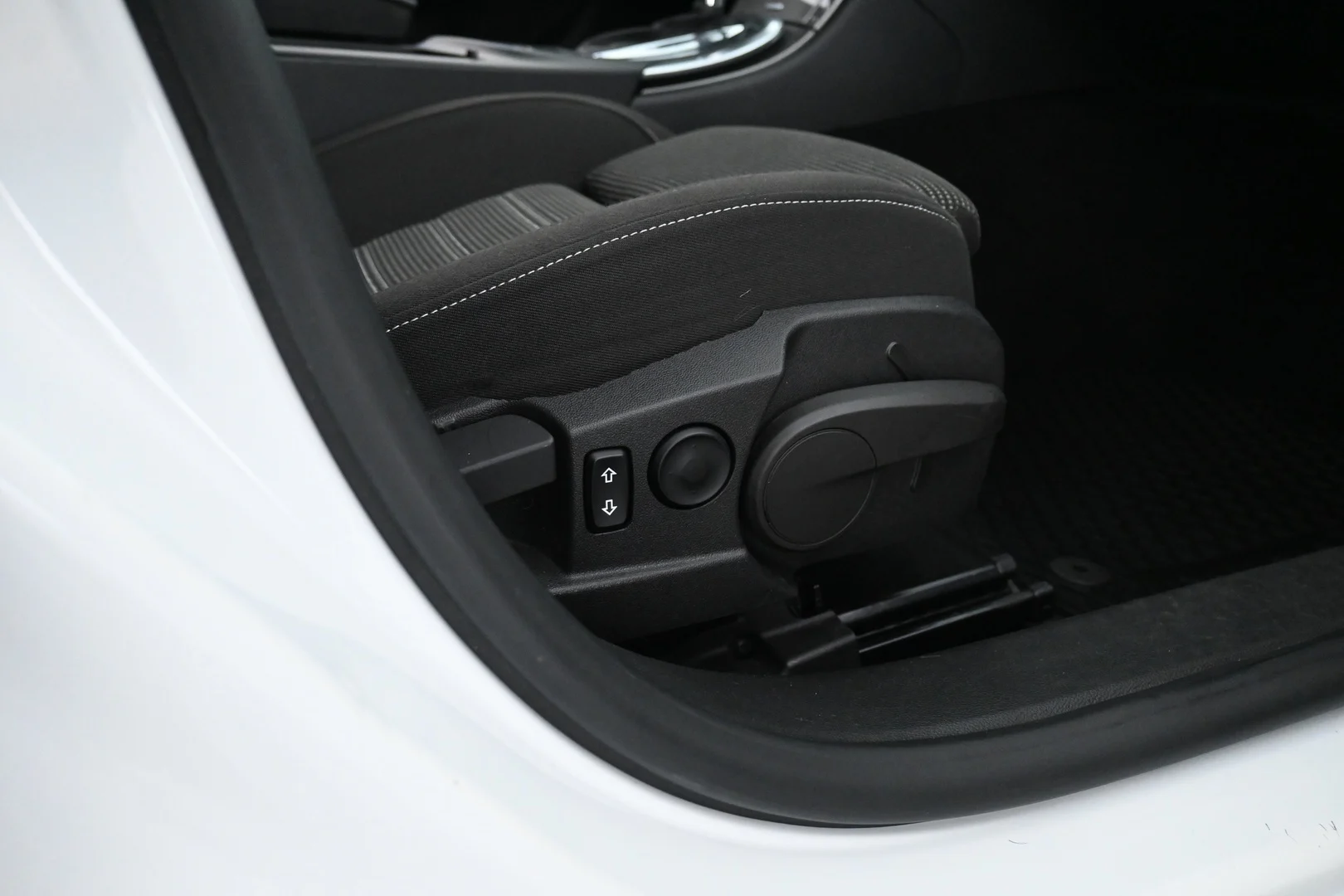 Car Image - 64JvVIGqzJFCCDKbFeNzPy