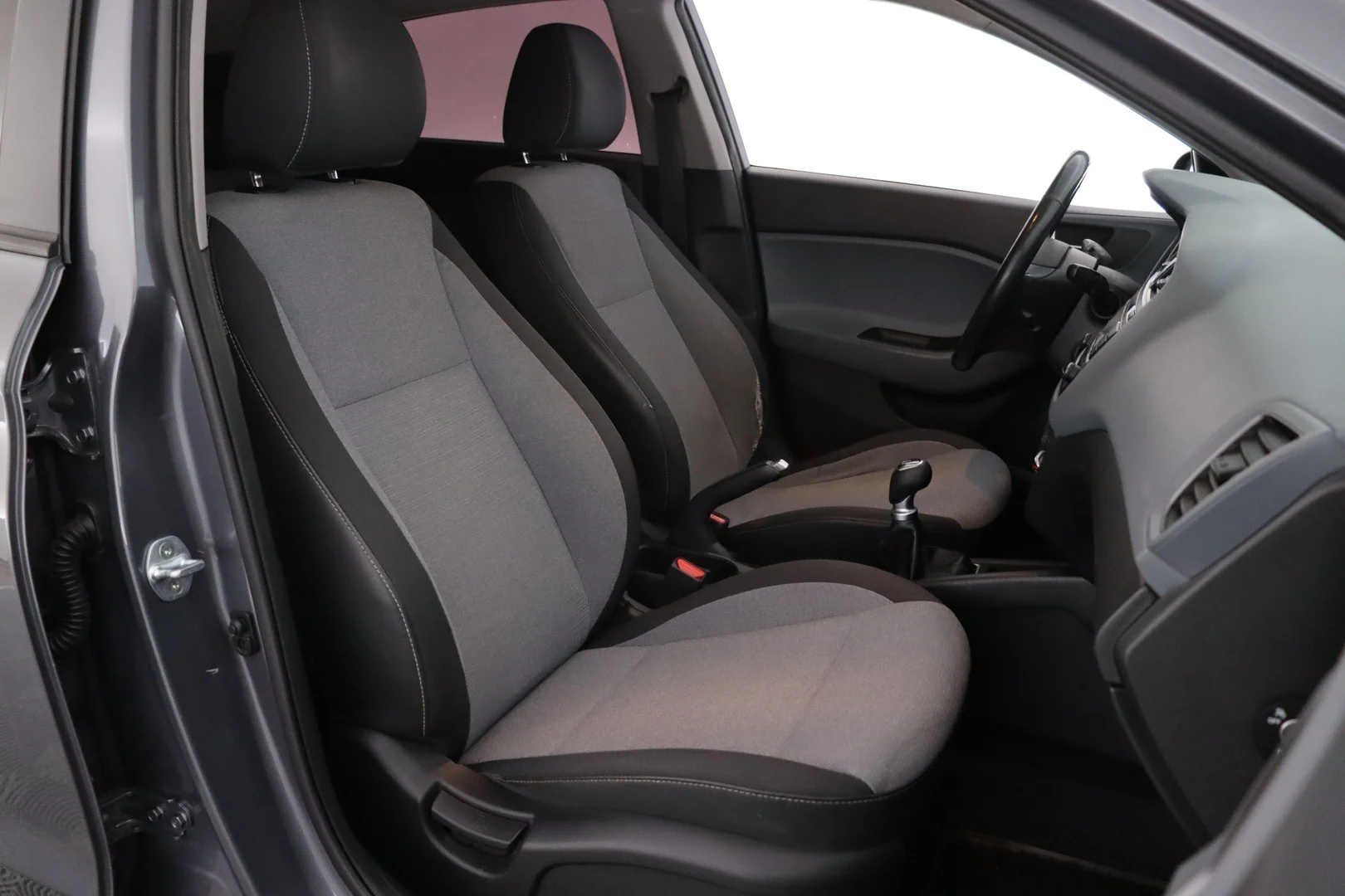 Car Image - 7syra0xHvxgxjdydruwqFv
