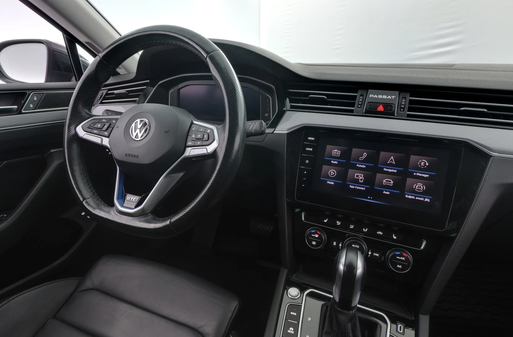 Car Image - W8VJwihnkg52nay5dYEd9
