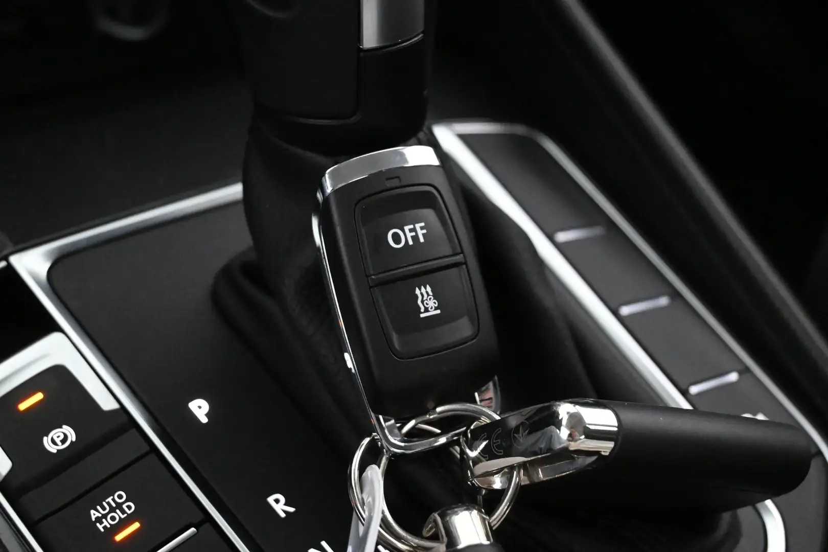 Car Image - 7KmoB11RE43HCBGp4ccymE