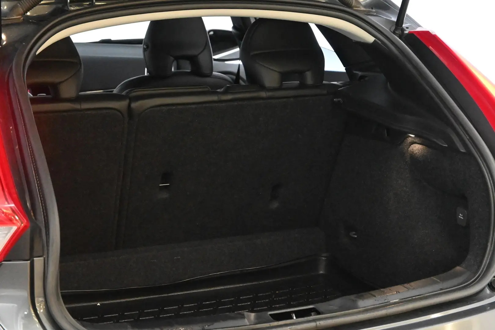 Car Image - 4UUtbR0MF4TY3QgRmK6hjS