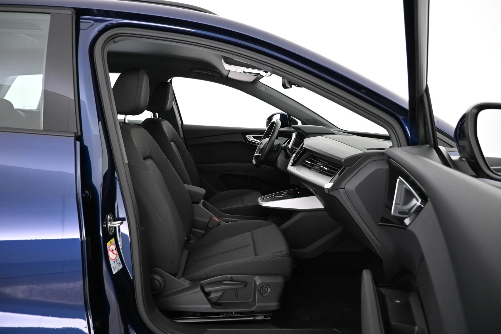Car Image - 2Nv4tag3q4FU0wTNEM4YZb