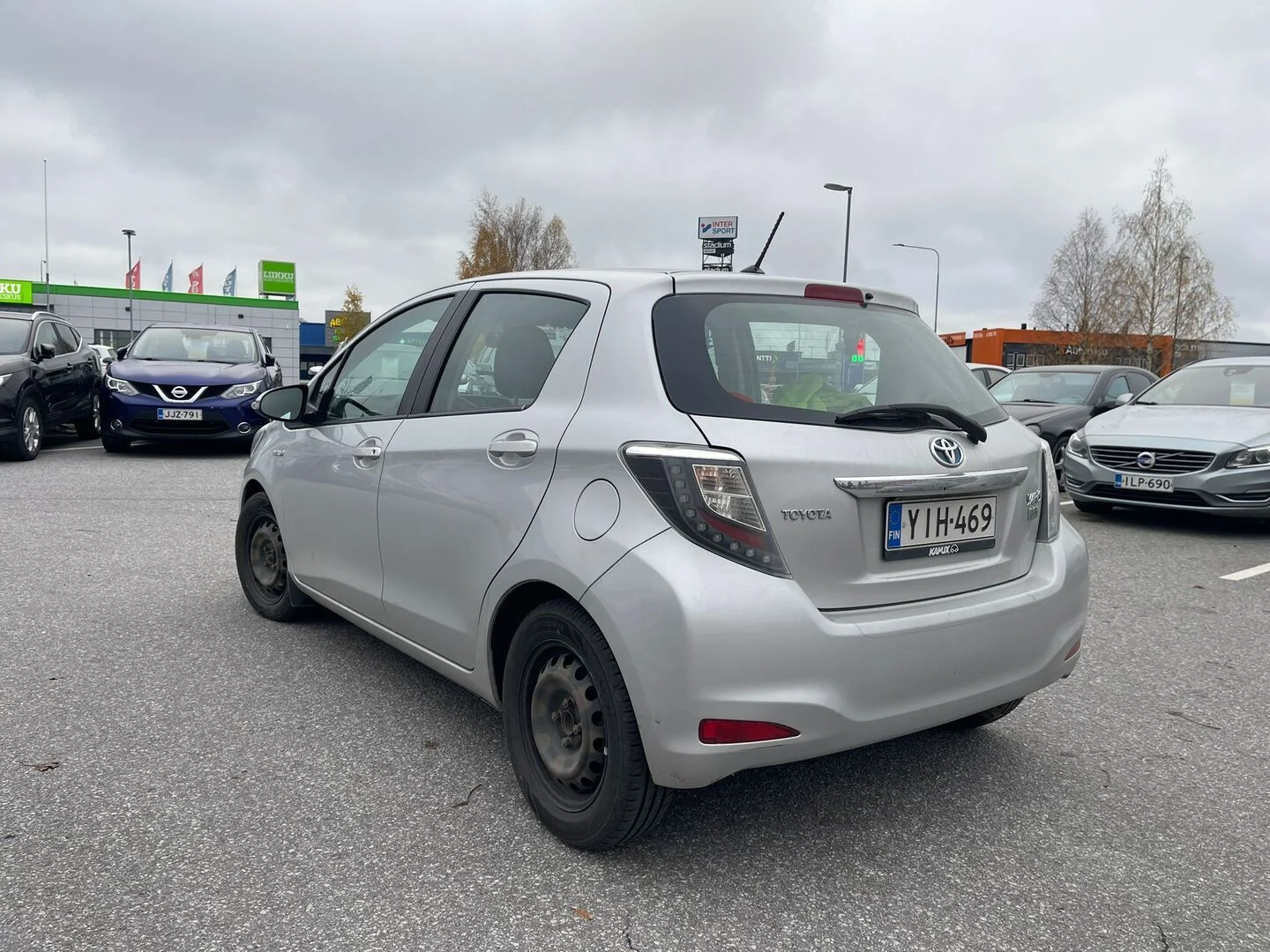 Car Image - 8221N0qHfjq8zy1fjQPtu