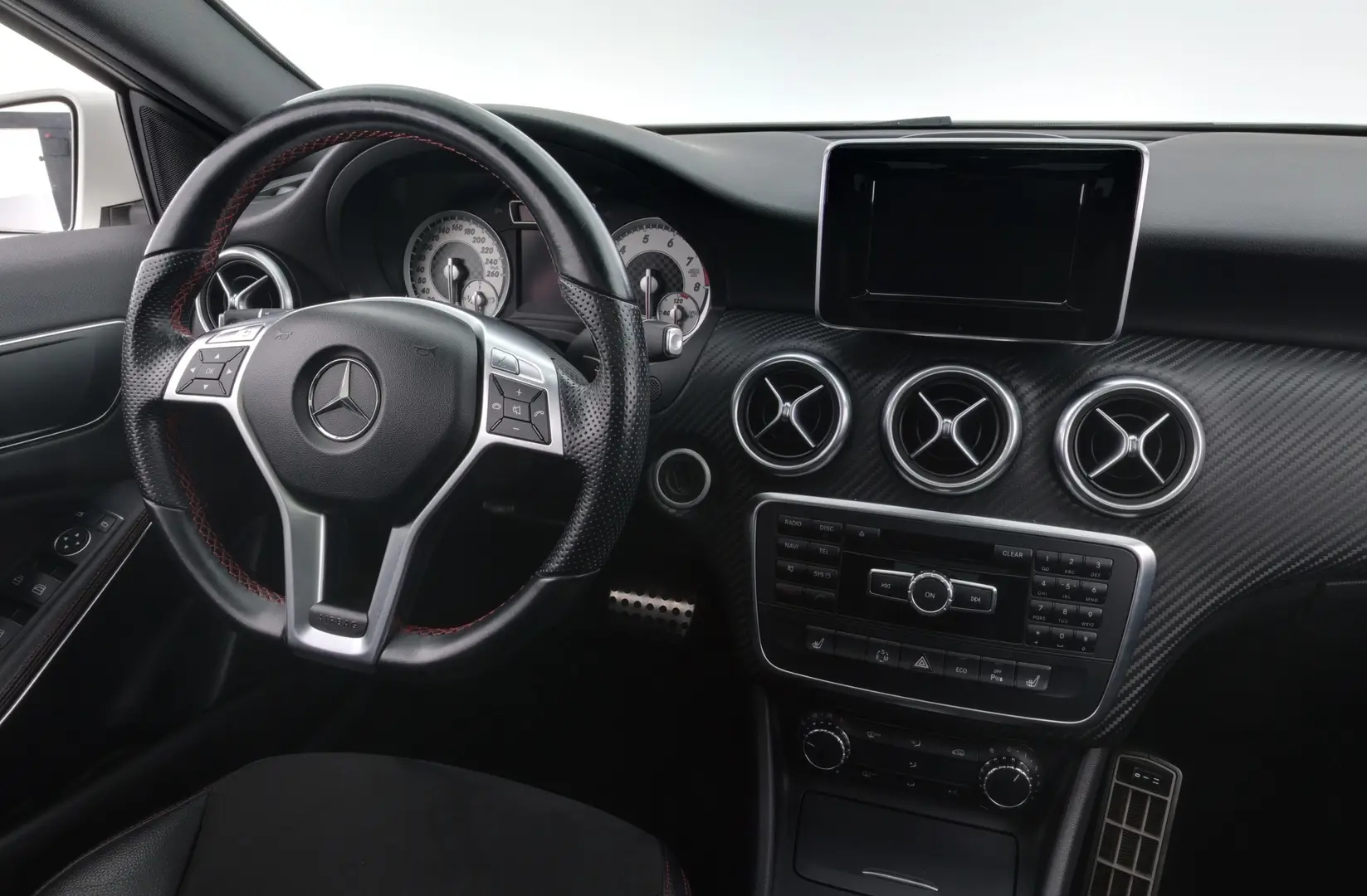Car Image - CdHWxLMcfTzgBgPoOFqo9
