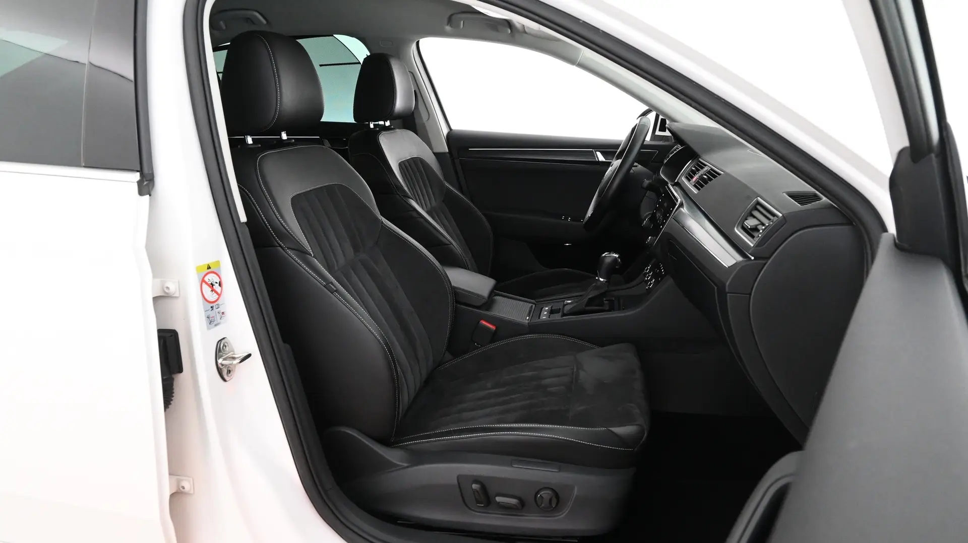 Car Image - 4FSEagQTCpHsvju6x8ejvh