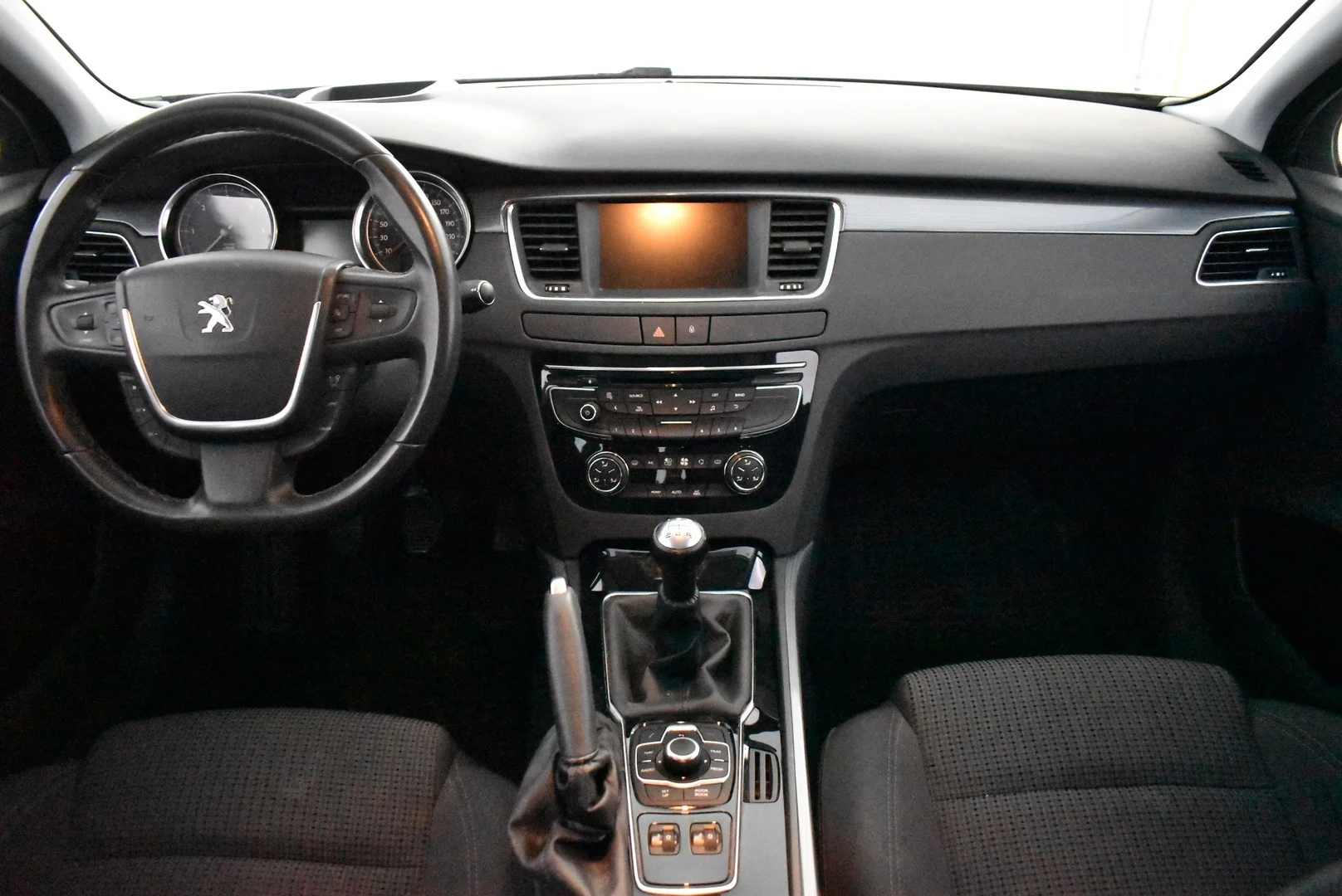 Car Image - 2tmDGw8IKdlUXYlR9Njoeo