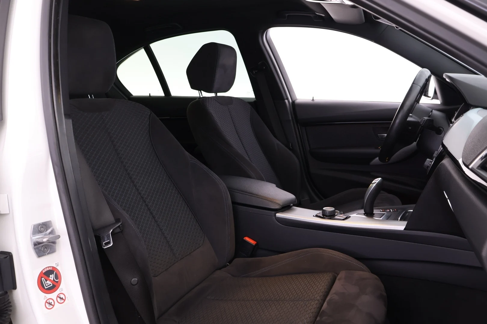 Car Image - 1qZz7qcoejEJu4R3Xla3ER