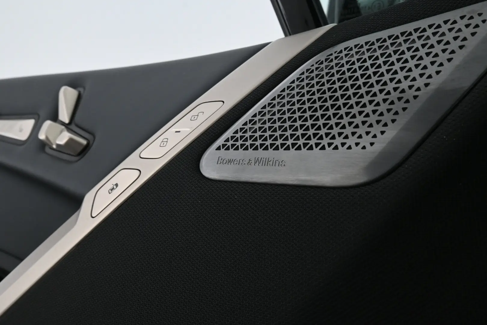 Car Image - 4K6Hz0TvUQsxtr35OYwuH7