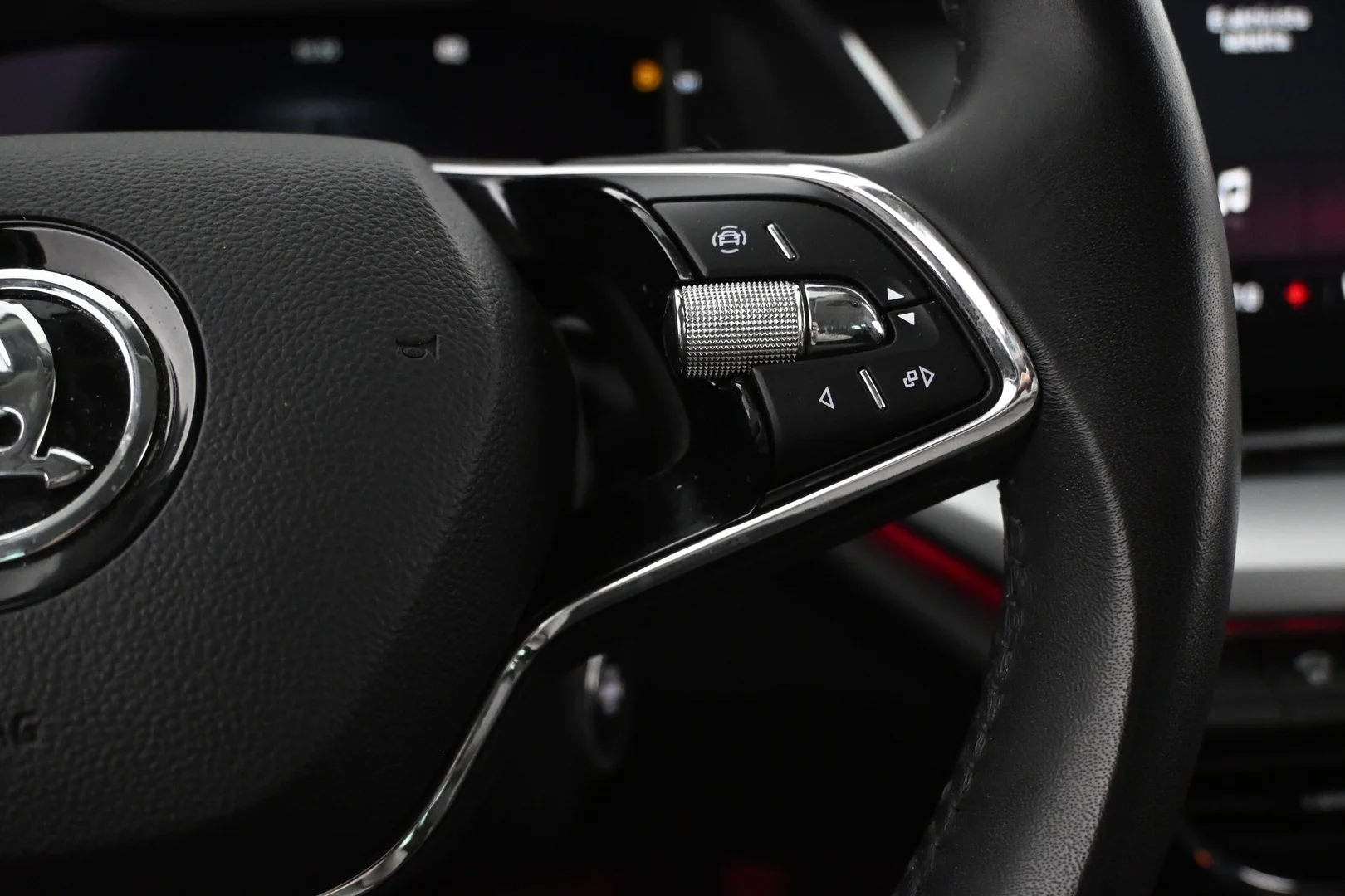 Car Image - 3quGSsFFB9dXdDe9BsKdcb