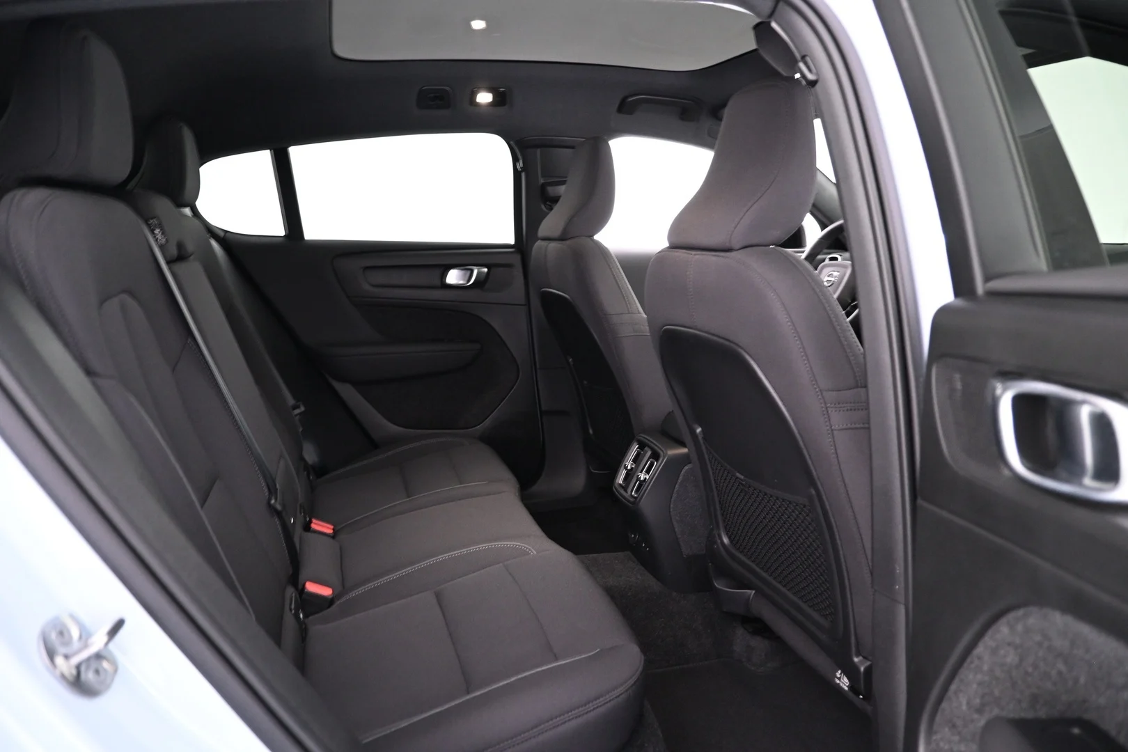 Car Image - 1THp3rsiFNzAxfnbcjbVTk