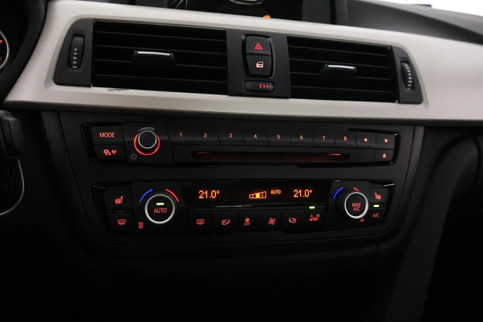 Car Image - NYRoRIYRMfd6MBz5siy5y