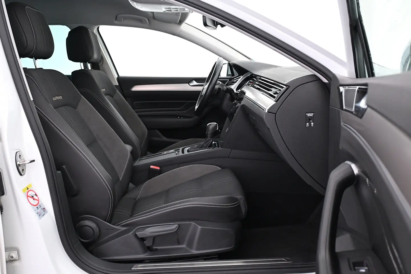 Car Image - 57kebgY0UalCNbUZE0aI9T