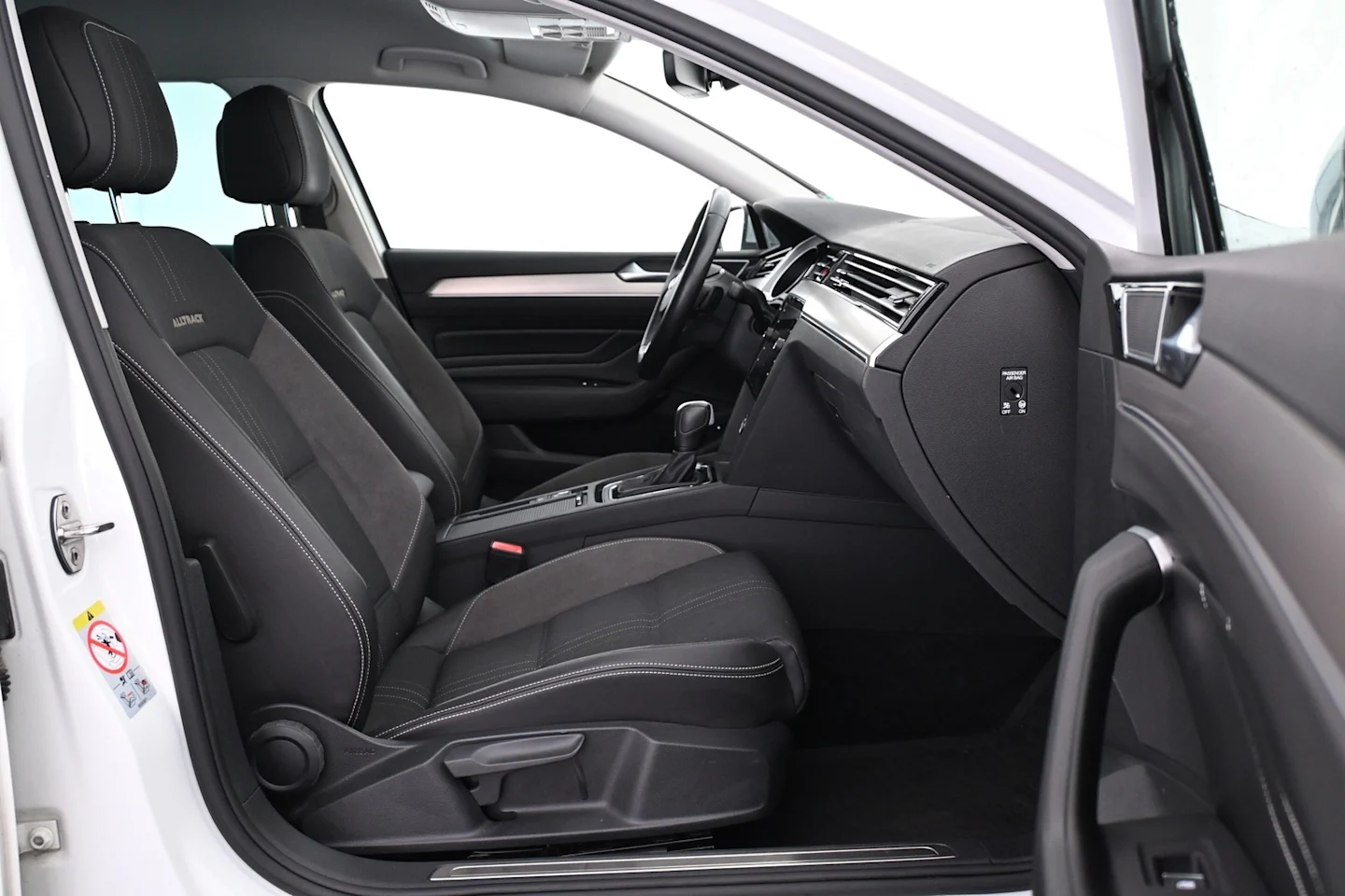 Car Image - 57kebgY0UalCNbUZE0aI9T