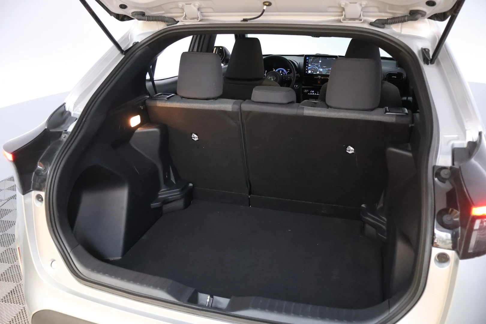 Car Image - FxlBn659bDrqEHCiySxQz