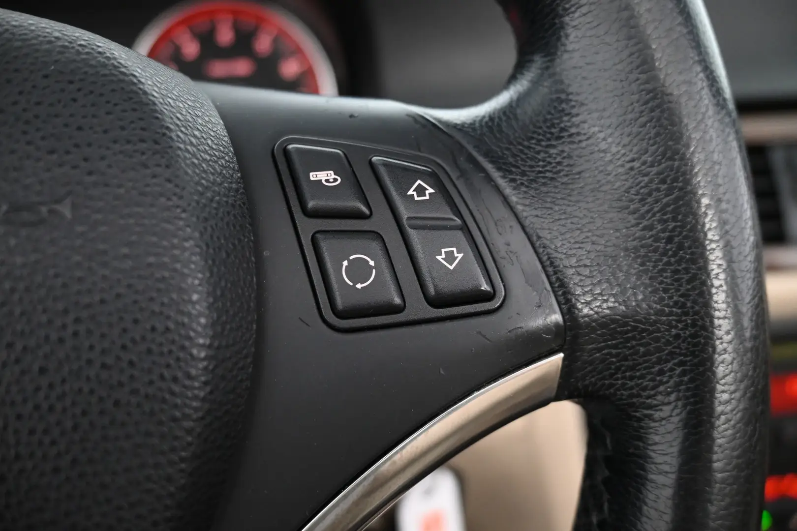 Car Image - 5c2901n5n9Pq1IcAXtf9M4