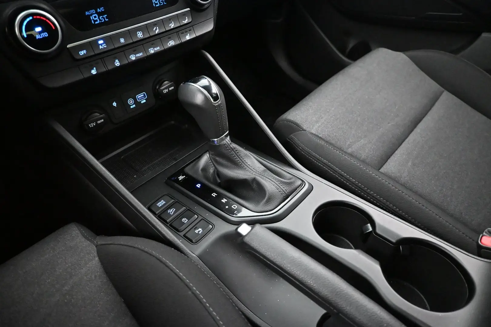 Car Image - 6CRFix35jrlwSxal4TvkbY