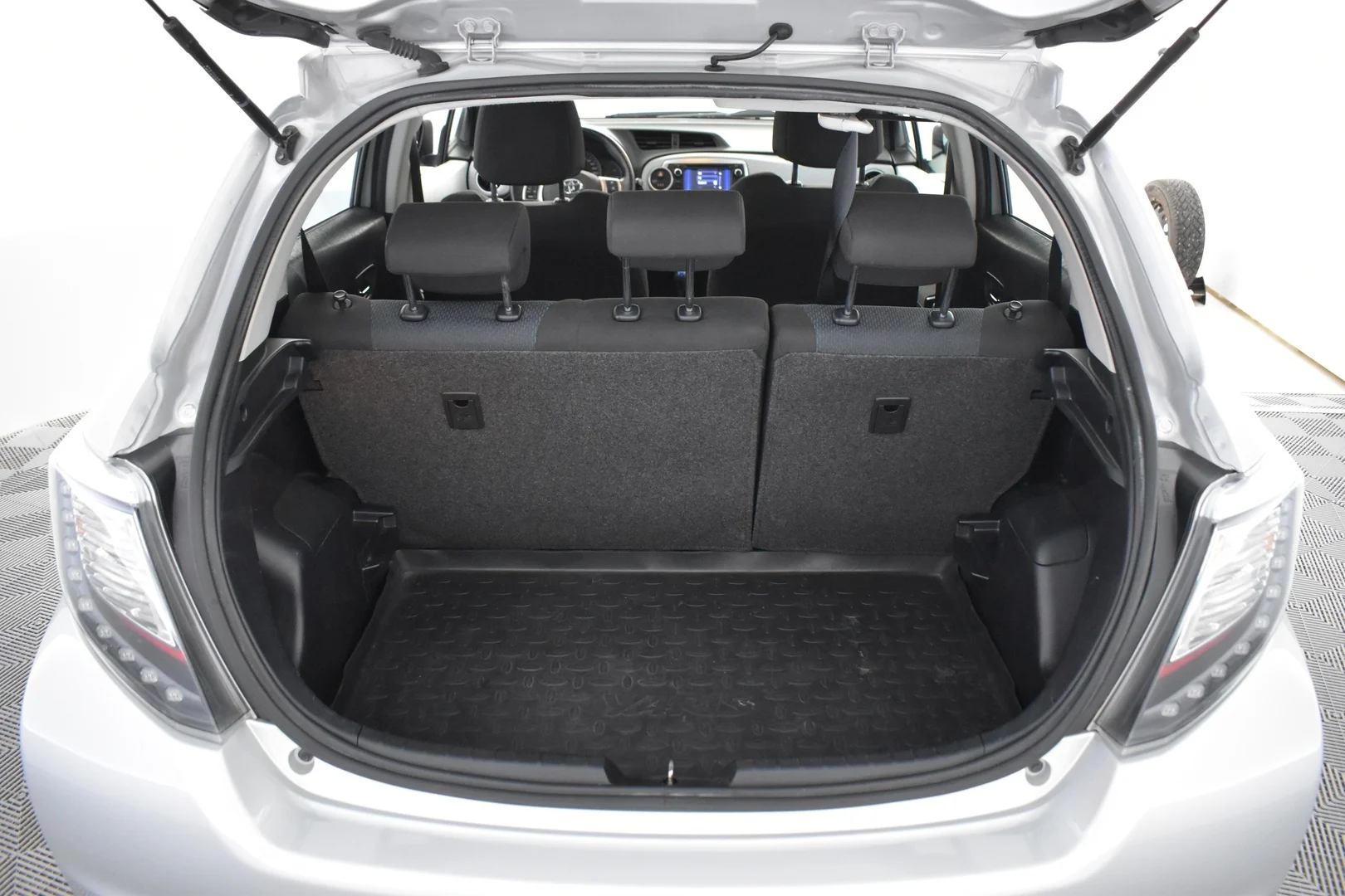 Car Image - 3c8HE9X70TSRiSQ4WIsQcn