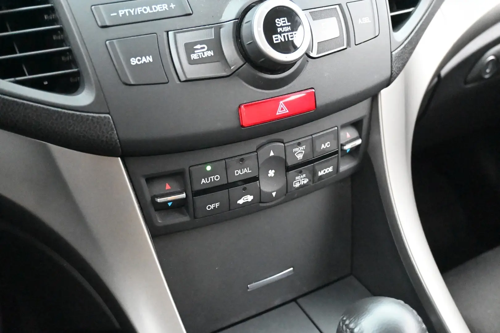Car Image - 665W0SG5yhygYduJGhzMR1