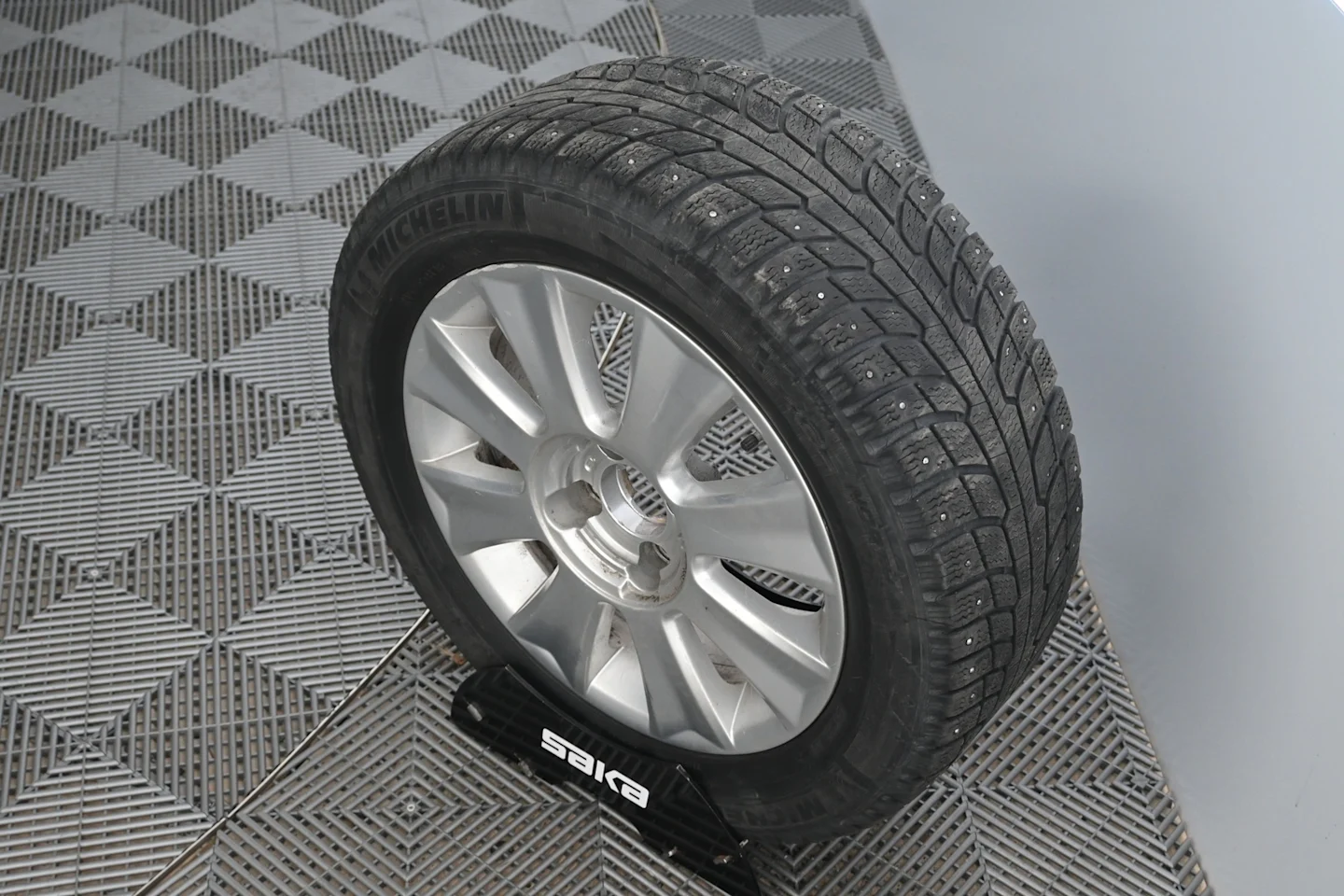 Car Image - 12wLzwrpIMBk01tNClNjub