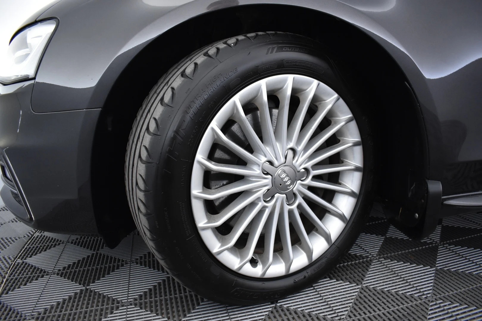 Car Image - F2QE29ZCH6Ply35t4jlJ1