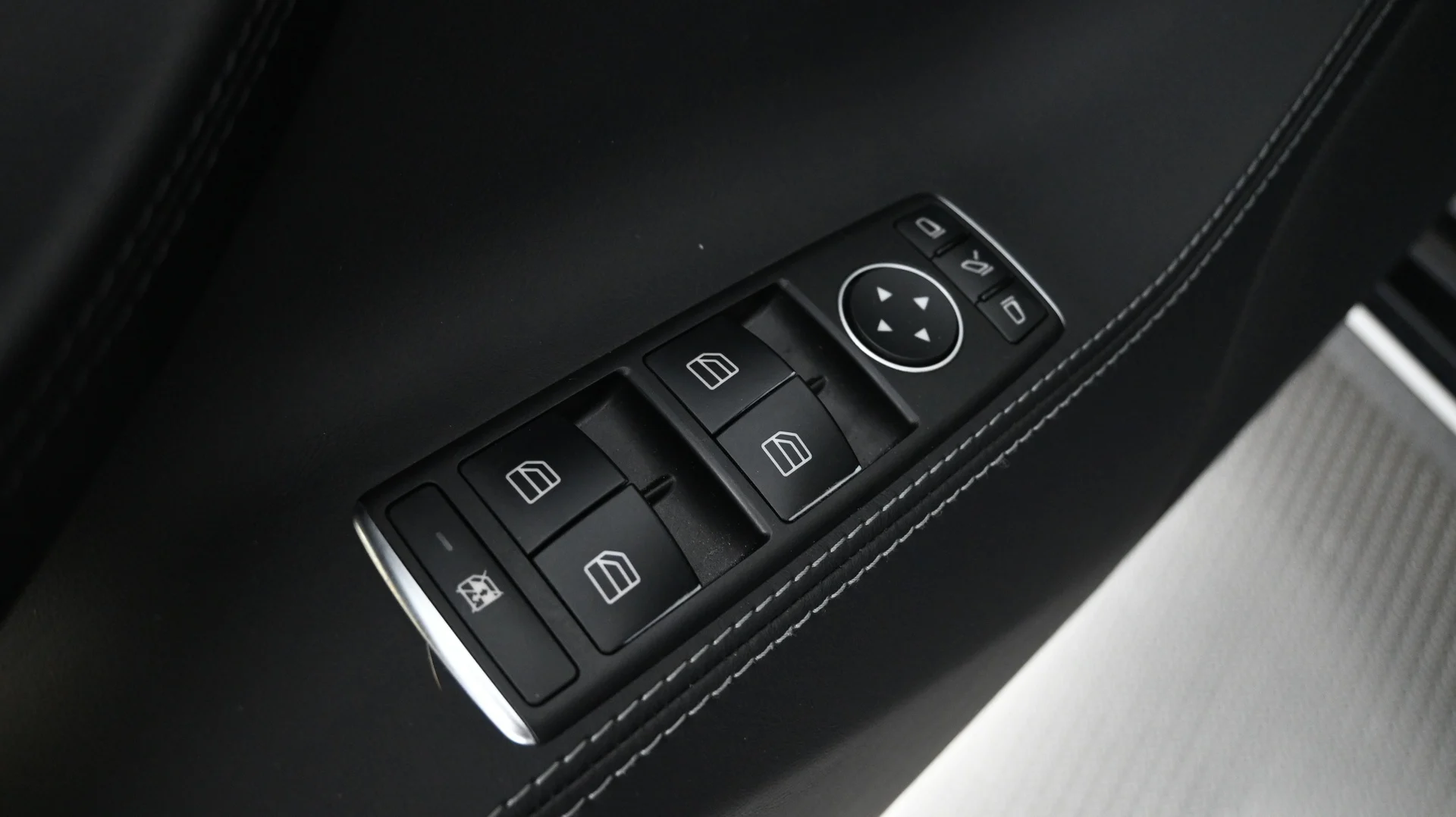 Car Image - 2LaQDA4B7x5iVda5dZL6kM