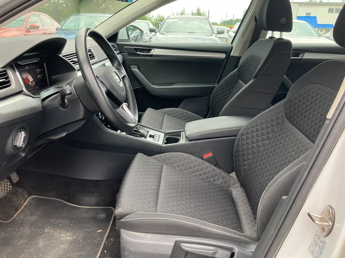 Car Image - 6uTsO0BUR00TU4WR8BXMeA