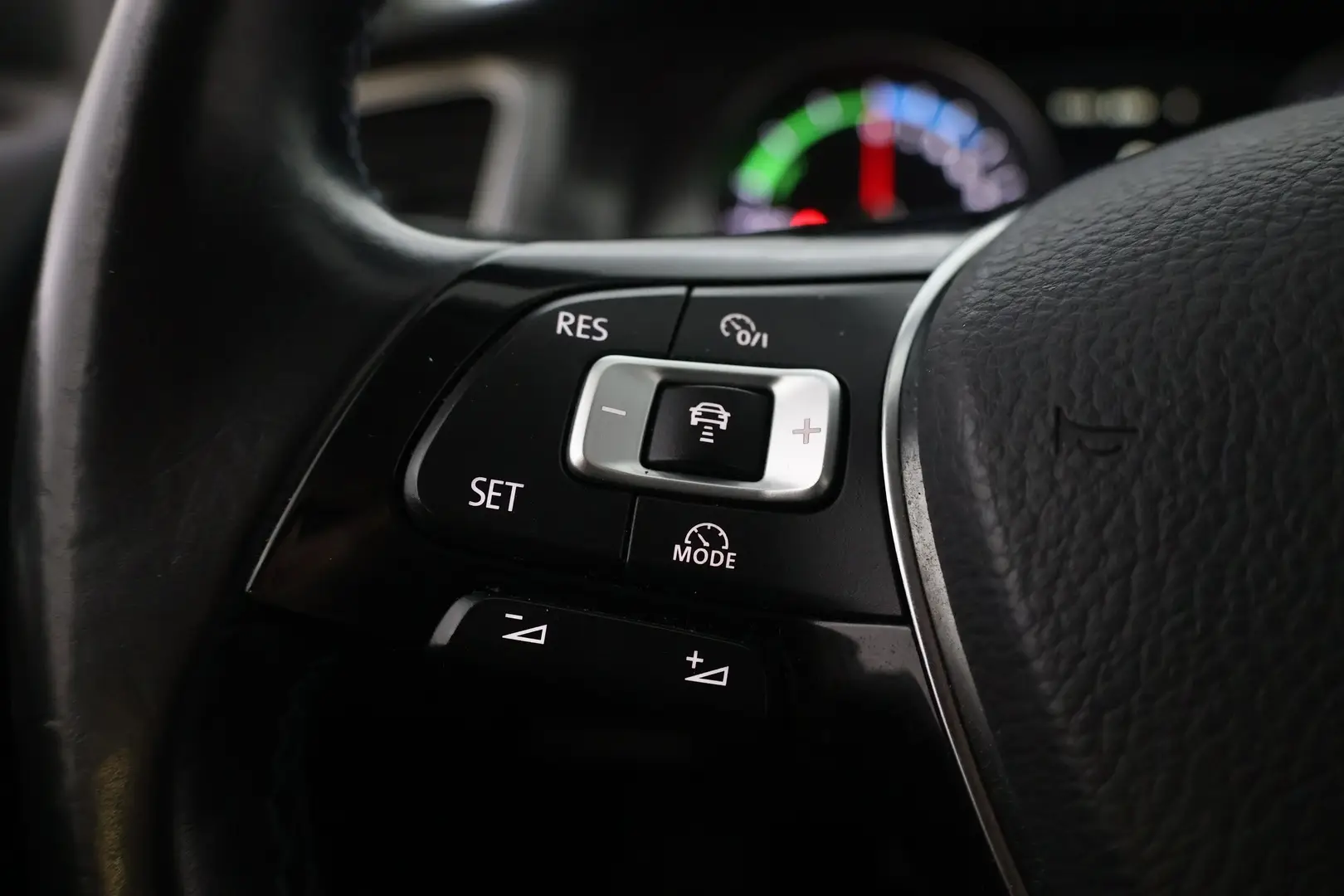 Car Image - 40vi2DuNqrjqXj3CsxK03a