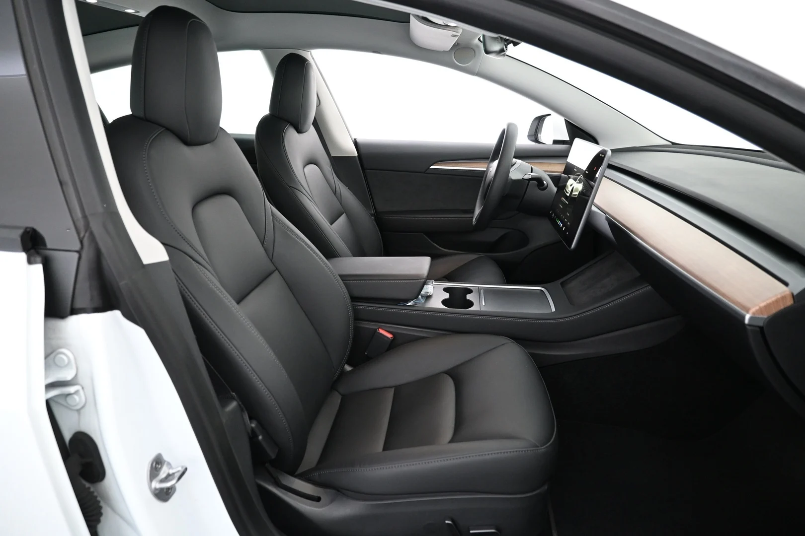 Car Image - 5aBGT9BTOjp2AeQ6bIhmL0