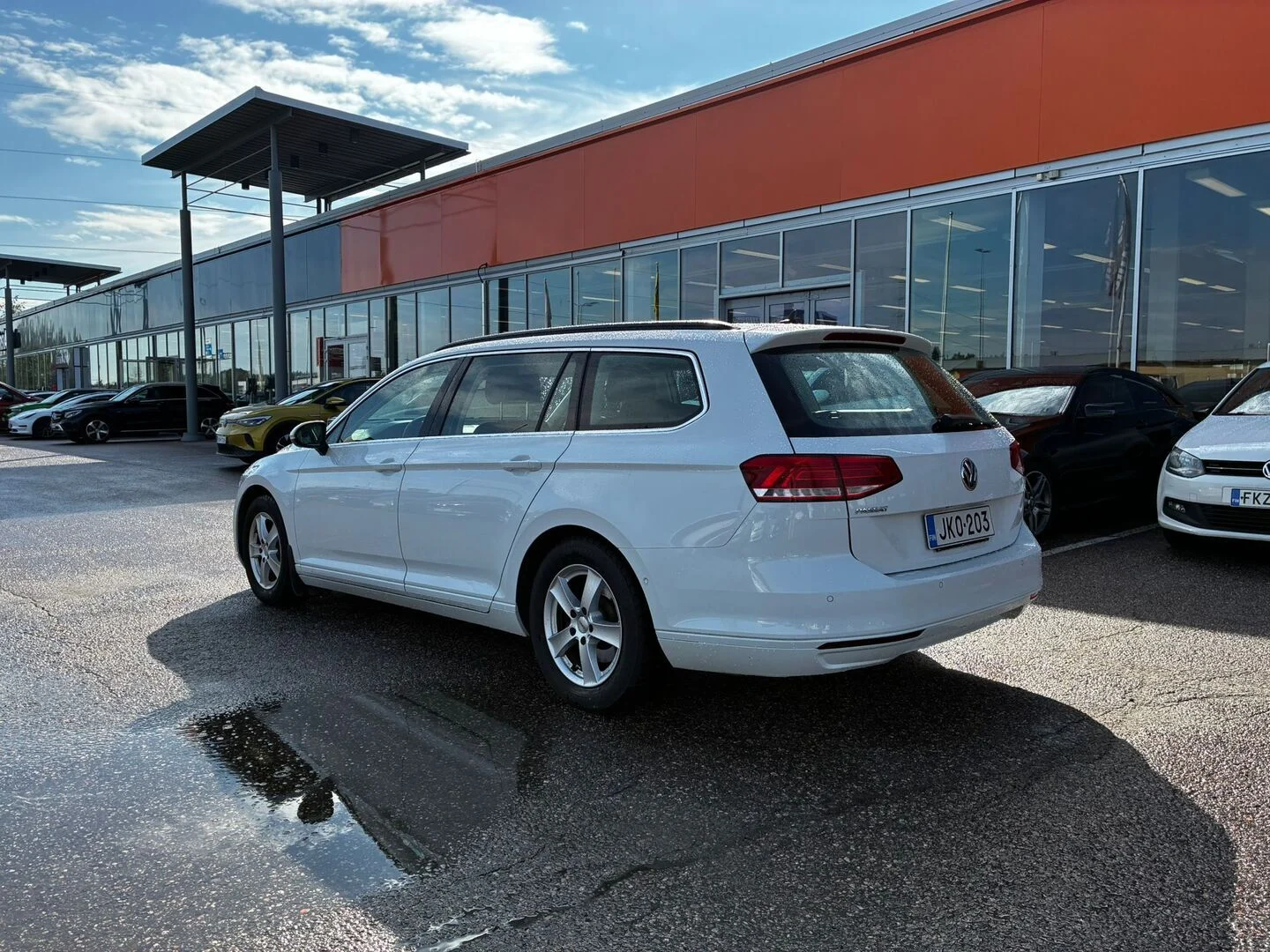 Car Image - 7oIUrBpXVfWHYd6ta6Tabq