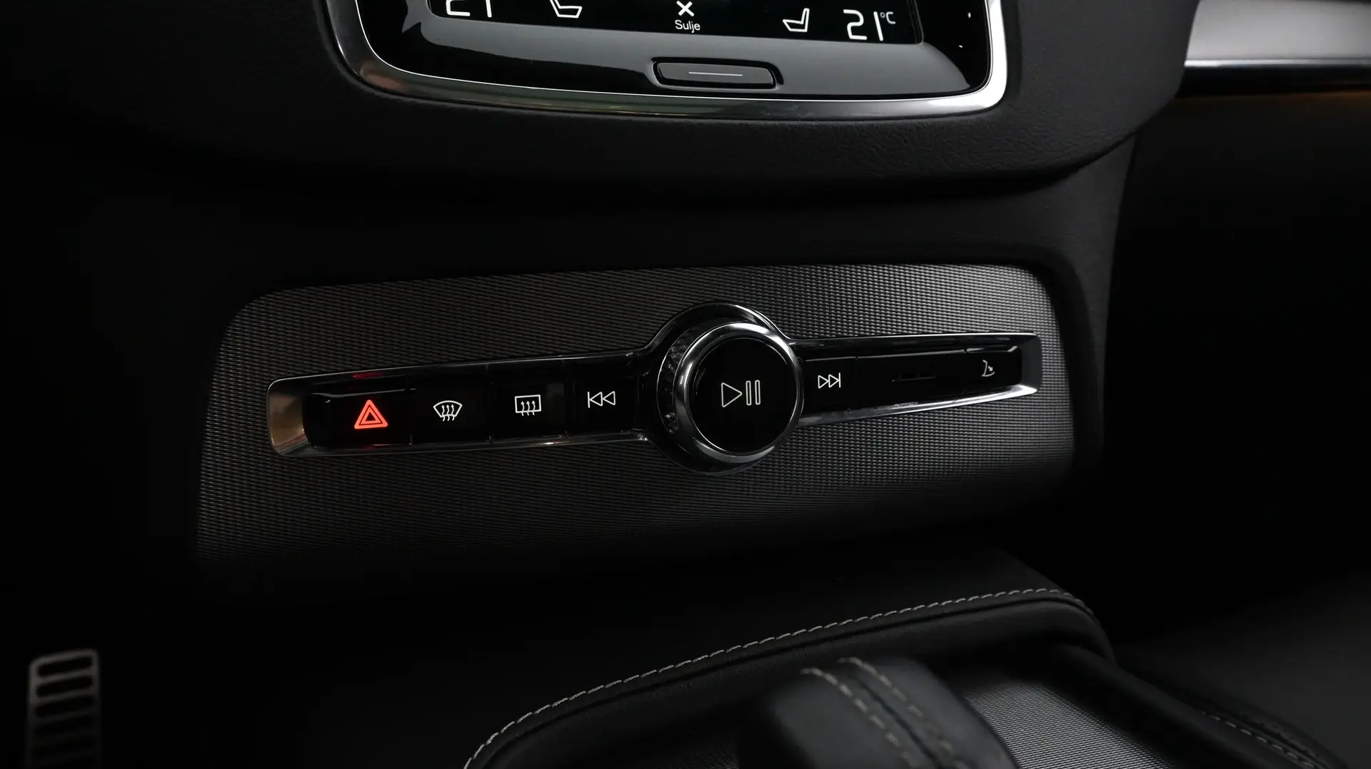 Car Image - 1UOdxTNotaofxFc6s8C5pN