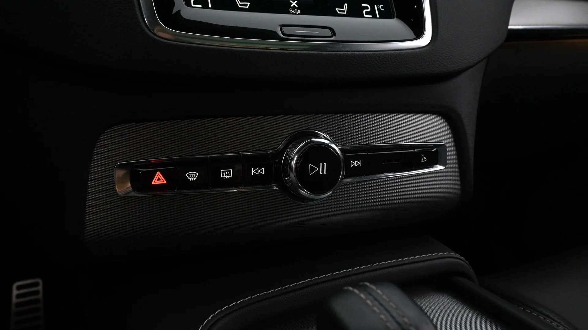 Car Image - 1UOdxTNotaofxFc6s8C5pN