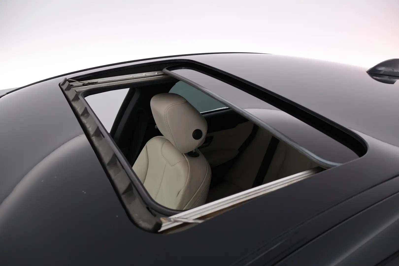 Car Image - 3AfkQxOG9drWKz7HgTwfMq