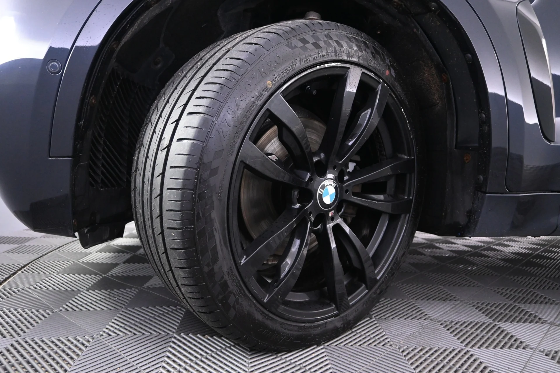 Car Image - ewMzndQmoKvT5w8WVXoIM