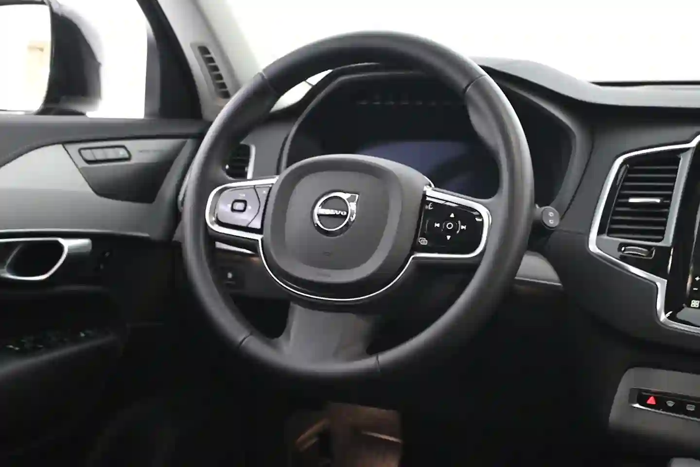 Car Image - 6o8AC9tRXoV5hGoi2MLqc9