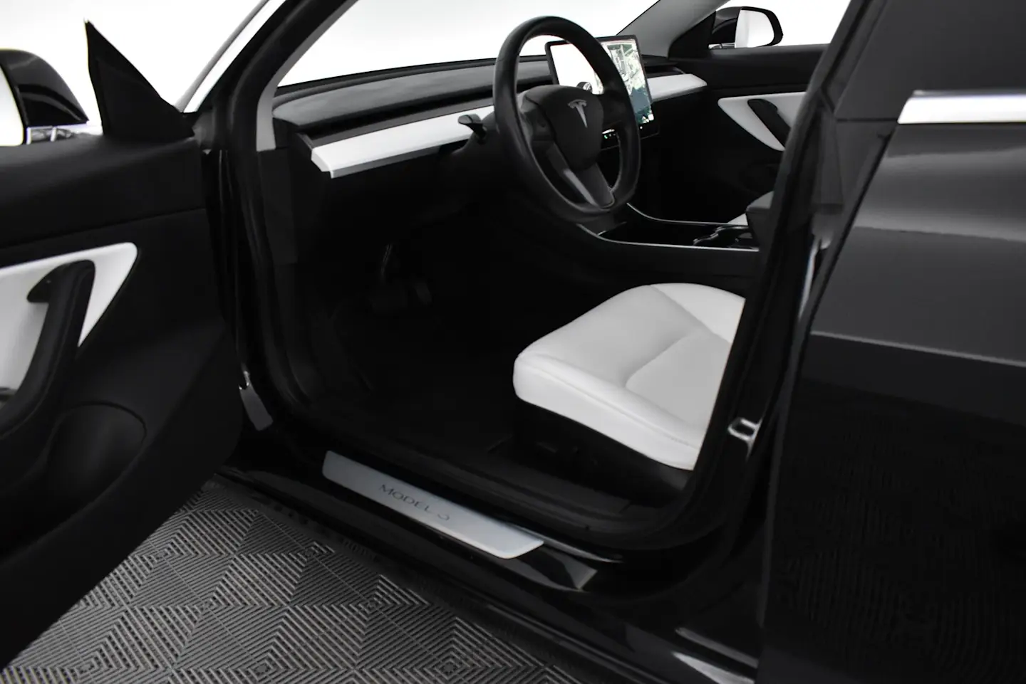 Car Image - 2rci7tGImo0R7cgBOnjQtf