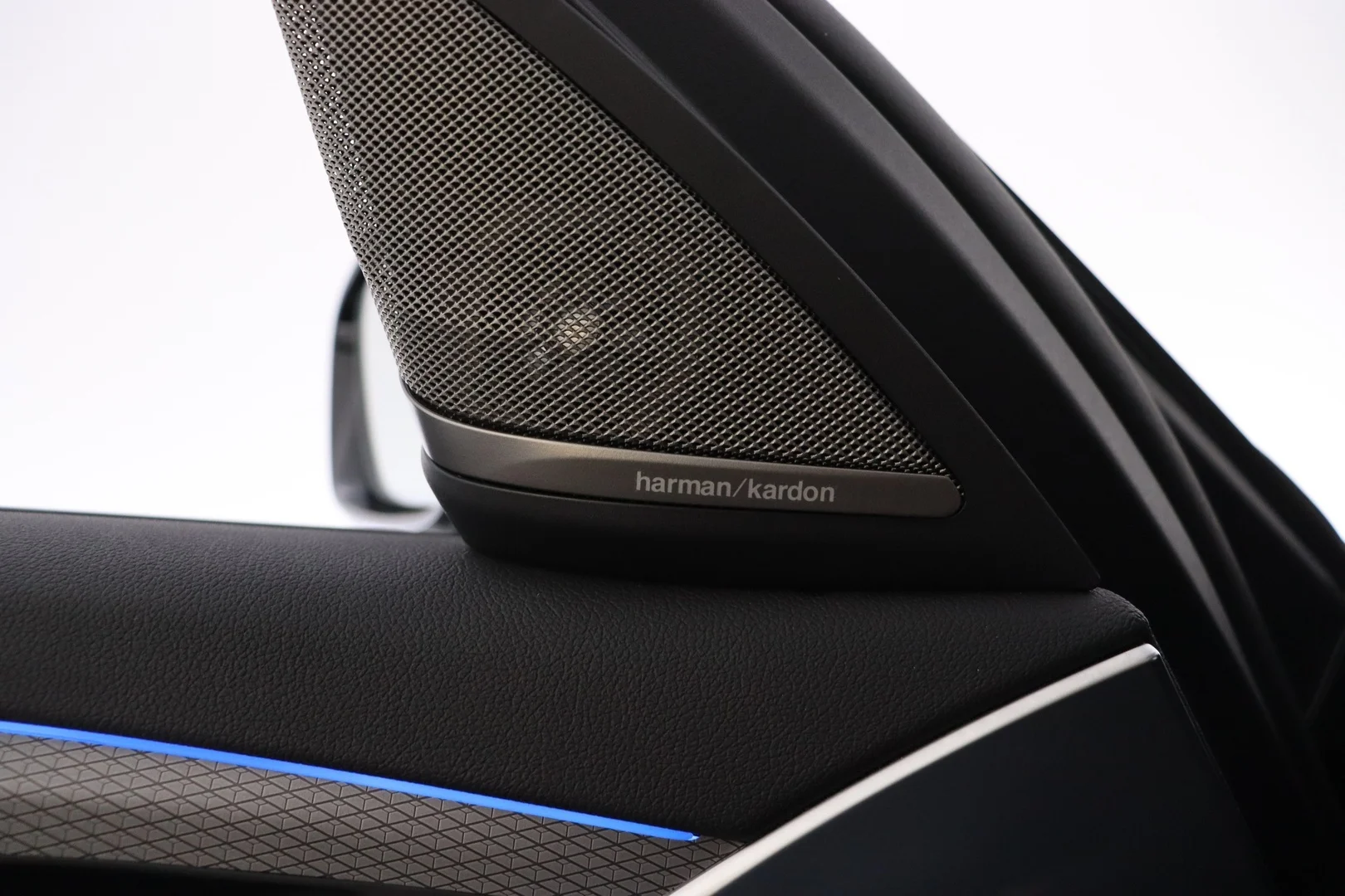 Car Image - U7DkEpVi0XkT4IRGsZBM0