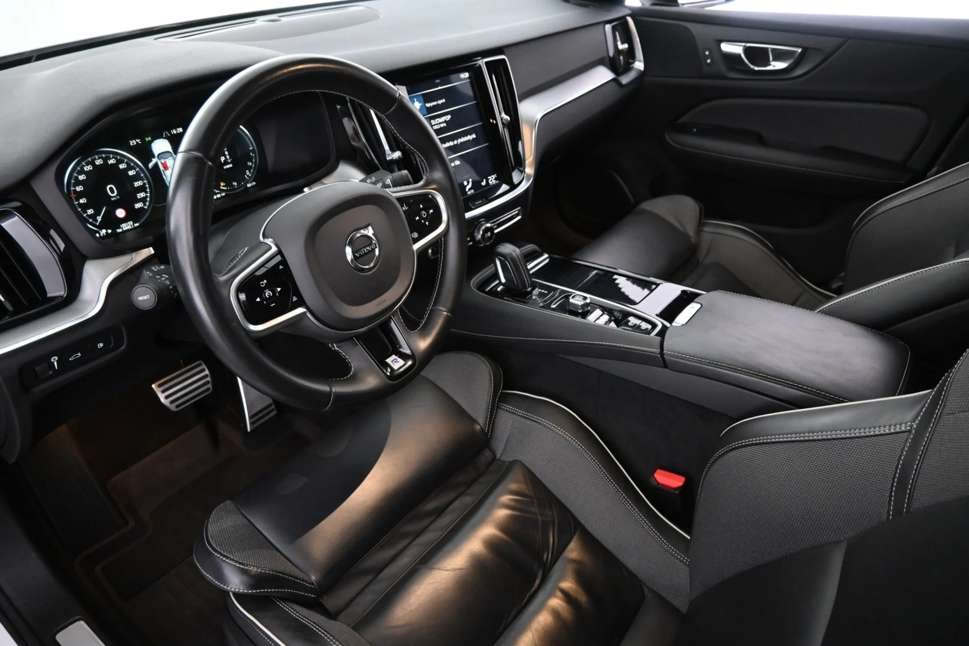 Car Image - 10Vrtq7D1rDmDQvZvlNR1A