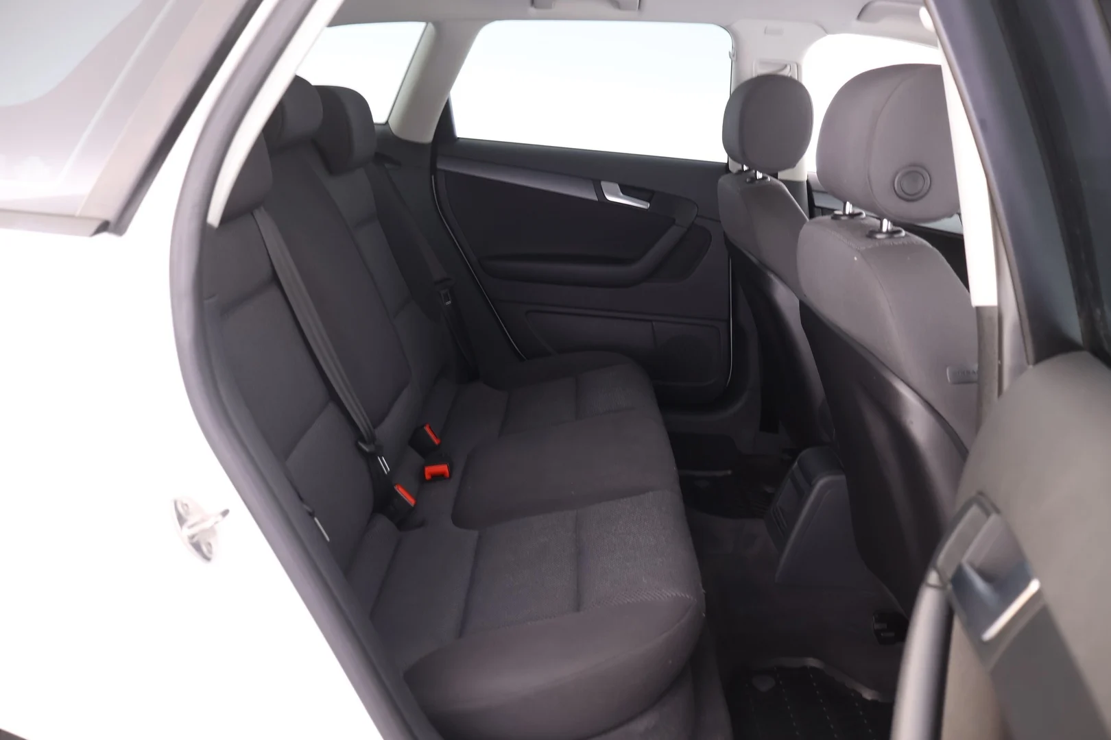 Car Image - NEL7RbseZkIkqJ1uTL9GF