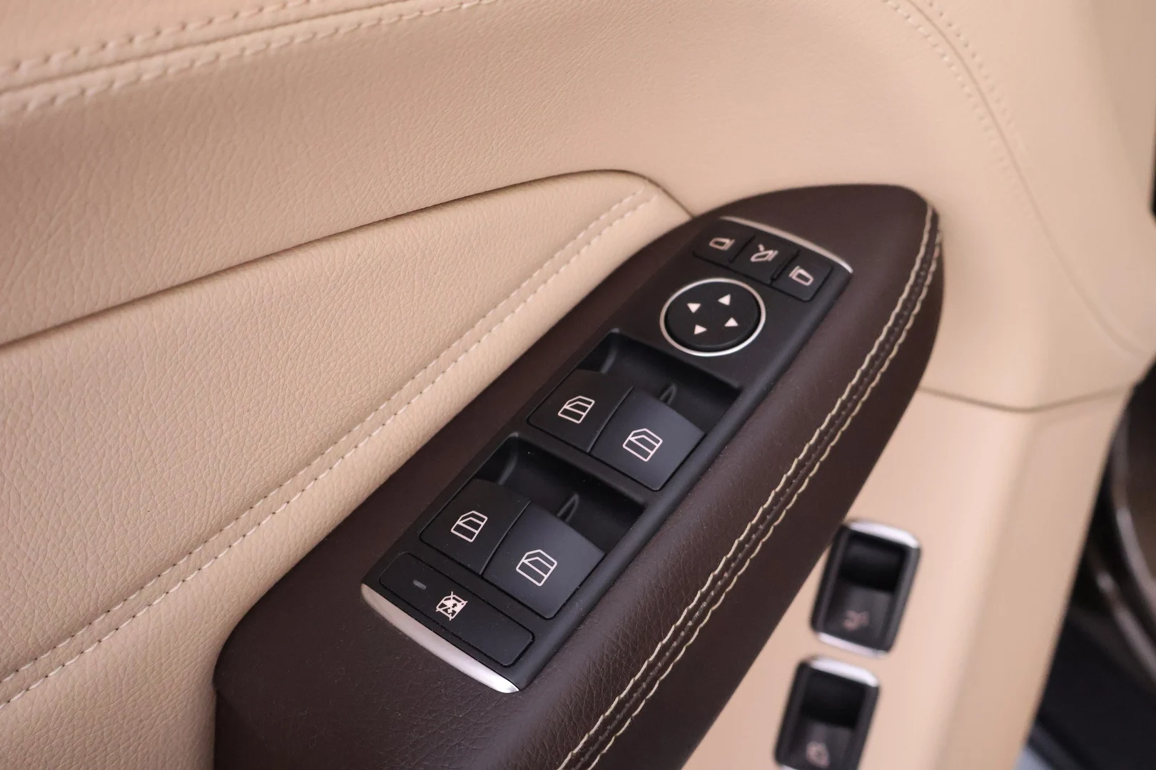 Car Image - 720qEPsioSXL3mrOdFWps9