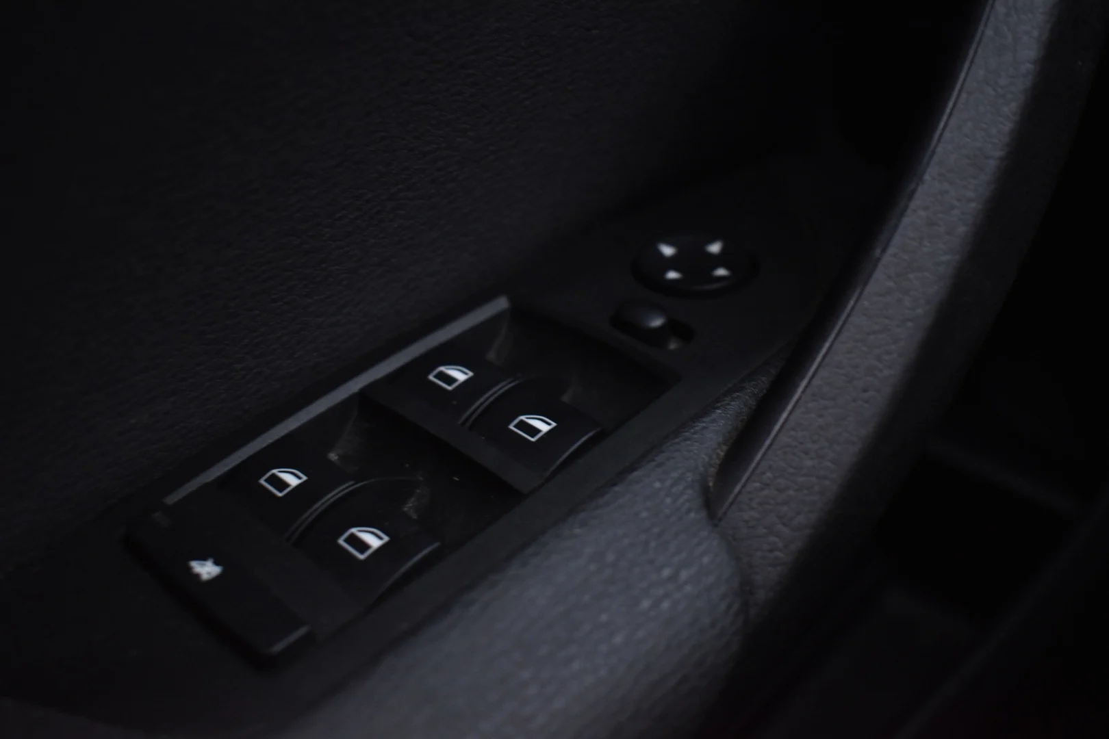 Car Image - 4nBsqiNdIBJt220qY41Tkh
