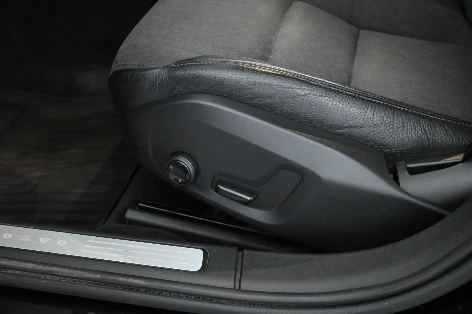 Car Image - 1GhW3ckCoL7Zix7tGcgBsE