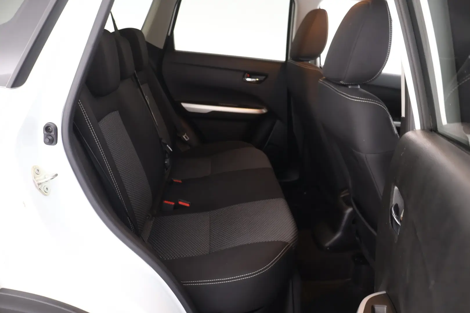 Car Image - 5vV9mDKHjTd5xYI96IlWm9