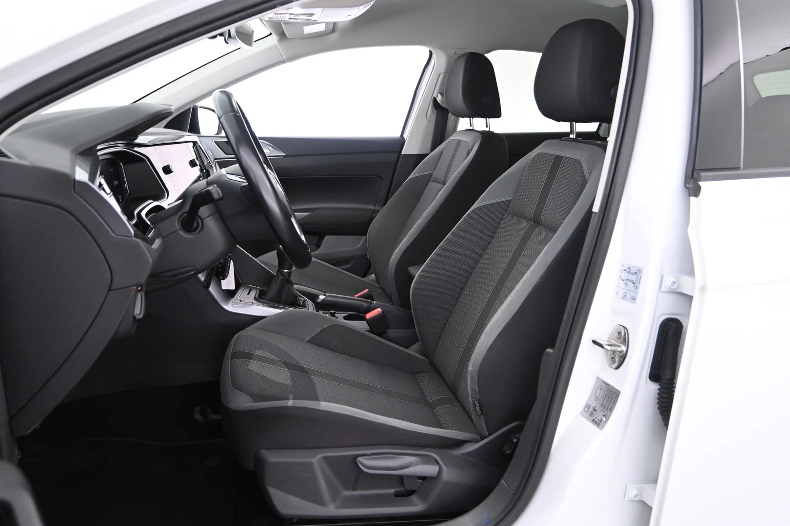 Car Image - 5pBjVYLV2tlfzctIghfuFT