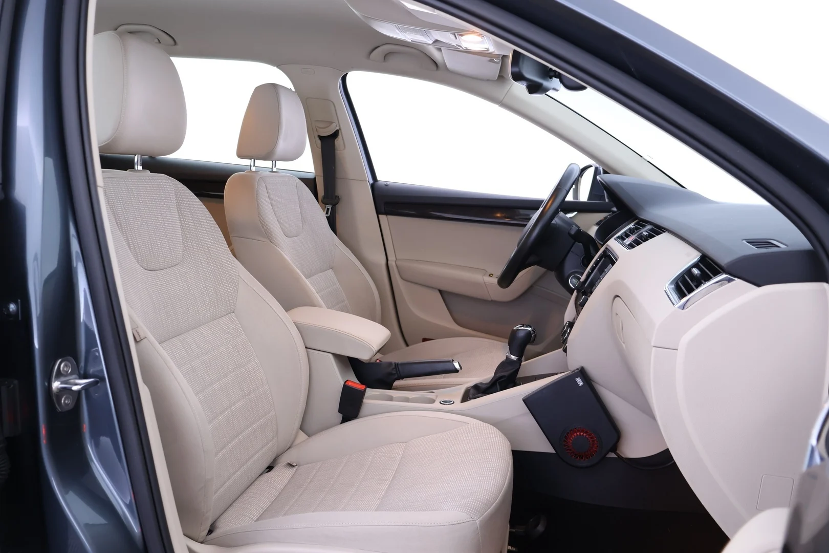 Car Image - 11evL9As9G7FtYt0RUoFS3