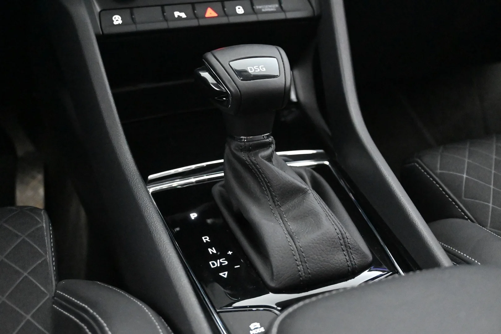 Car Image - 3gdt0Klgt3fzAcRSbKzNHr