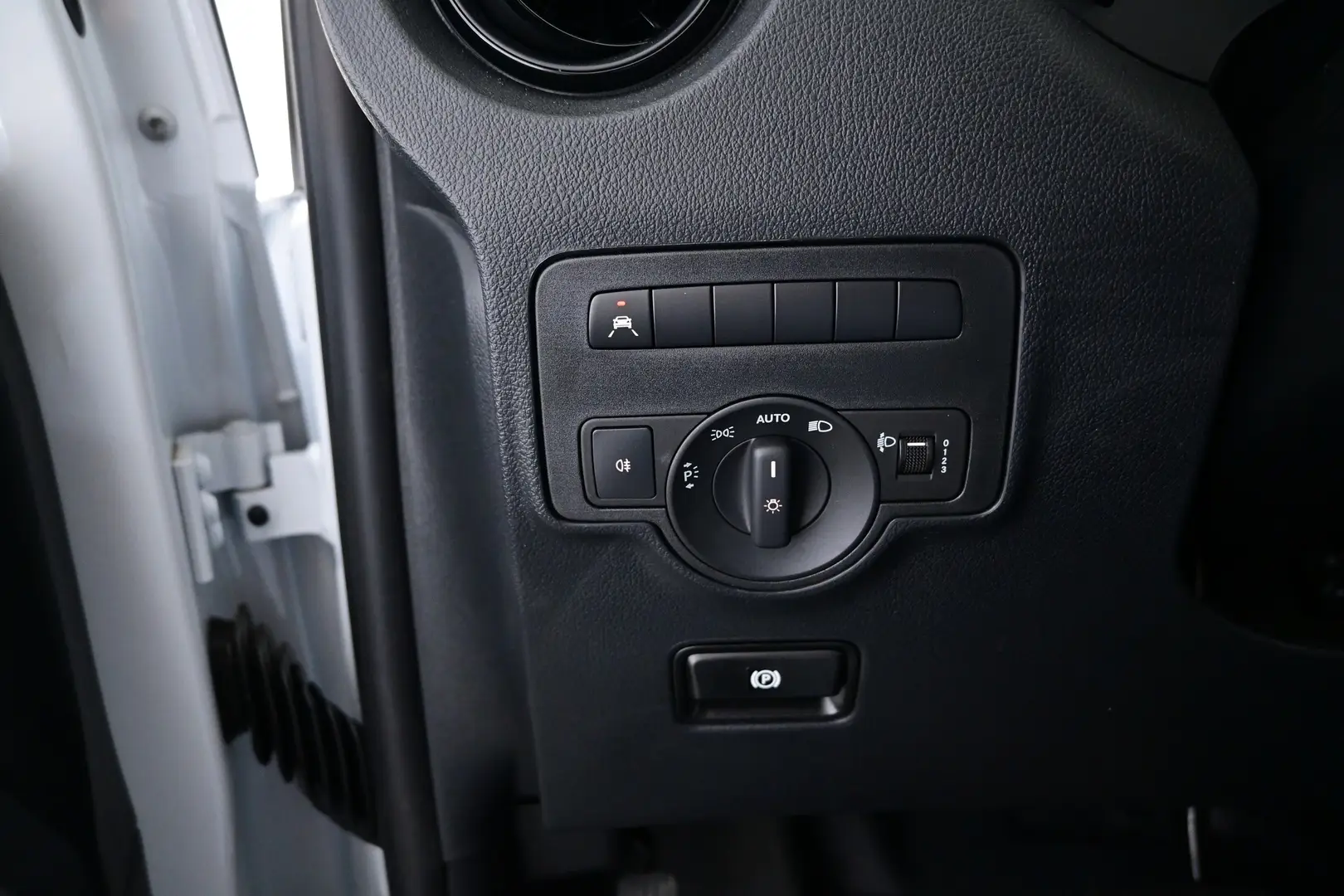 Car Image - 43i0VnkIXdHaSrc7SyA2Jv