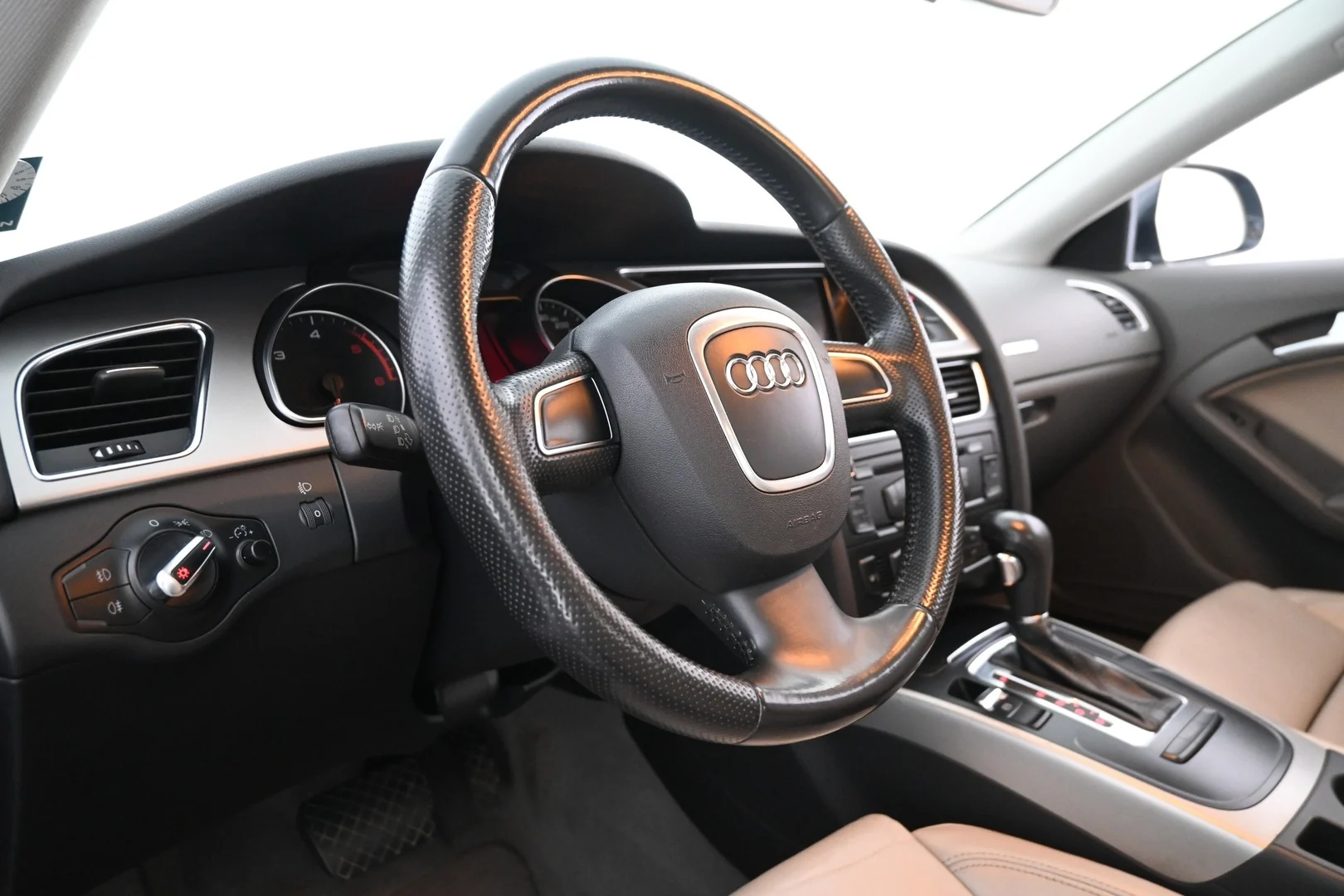 Car Image - 7teiB0NKvJvs0WWgBpYAhM